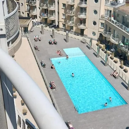 Met Zeezicht, Zwembad & Garage * Ostenda